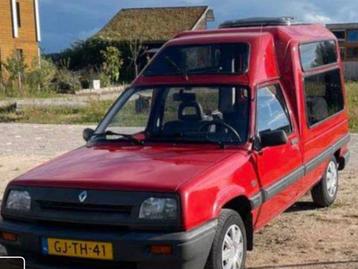 Renault expres 1.4 invalide benzine rolstoel auto, Autos, Rouge, Autres modèles, Achat, Boîte manuelle