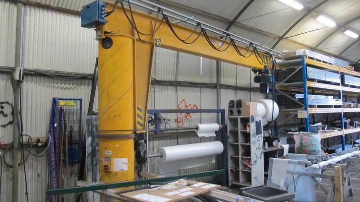 zwenkkolom kraan Demag max 2000kg, Bricolage & Construction, Bricolage & Rénovation Autre, Utilisé, Enlèvement