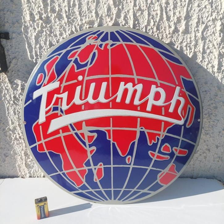GEËMAILLEERDE PLAAT GLOBE TRIUMPH HERUITGAVE VAN AUTO- EN MO, Verzamelen, Merken en Reclamevoorwerpen, Zo goed als nieuw, Reclamebord