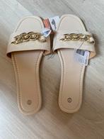 Crème kleurige slippers met ketting, maat 38/39, nieuw, Verzenden, Nieuw, Slippers