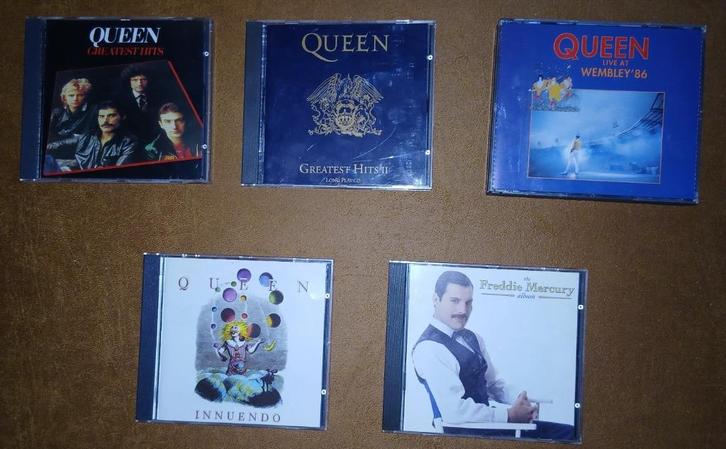 Queen & Freddie Mercury – 5CD bundel, Cd's en Dvd's, Cd's | Pop, Zo goed als nieuw, 1980 tot 2000, Ophalen of Verzenden