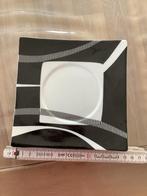 5 Assiettes pour tasses noires et blanches, Maison & Meubles, Cuisine | Vaisselle, Enlèvement ou Envoi, Comme neuf, Autres styles