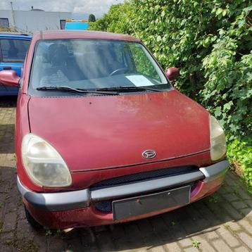 Daihatsu sirion, Autos, Daihatsu, Rouge, Achat, 5 places, Automatique