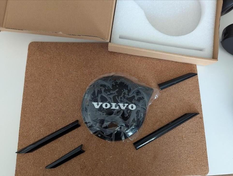 Volvo badge logo dechrome black edition, Particulier, Te koop, XC40
