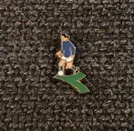 PIN - VOETBAL - FOOTBALL, Collections, Envoi, Utilisé, Sport, Insigne ou Pin's