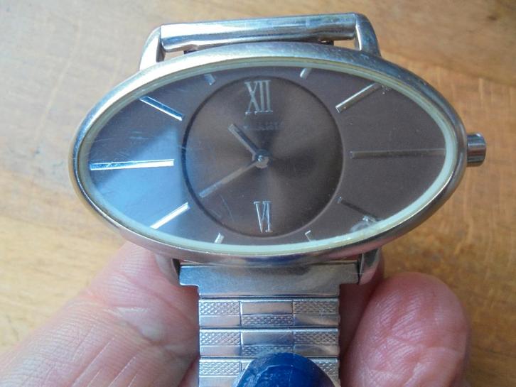 Montre vintage ovale RODANIA 24125, fonctionne, Bijoux, Sacs & Beauté, Montres | Femmes, Utilisé, Montre-bracelet, Autres marques