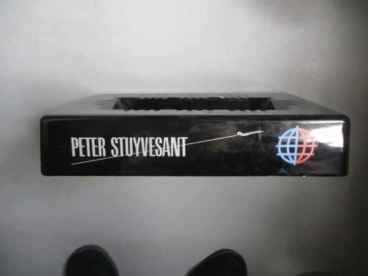 Vintage  zwarte keramies ASBAK PETER  STUYVESANT, Verzamelen, Rookartikelen, Aanstekers en Luciferdoosjes, Gebruikt, Asbak, Verzenden