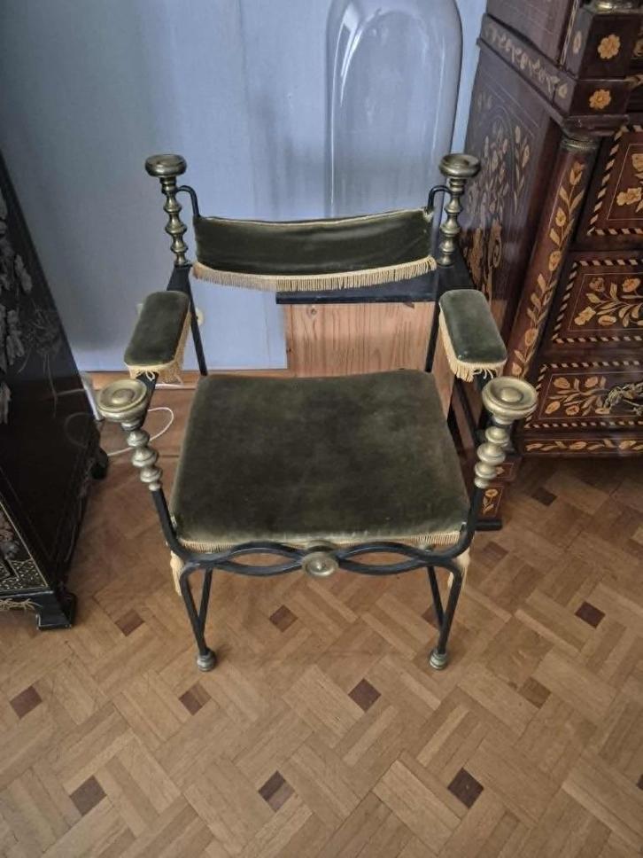 Chaise de style Renaissance en fer forgé et velours vert, Antiek en Kunst, Antiek | Meubels | Stoelen en Sofa's, Ophalen