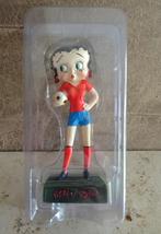 Betty Boop figurine de collection. Footballeuse, Betty Boop, Statue ou Figurine, Enlèvement ou Envoi, Neuf