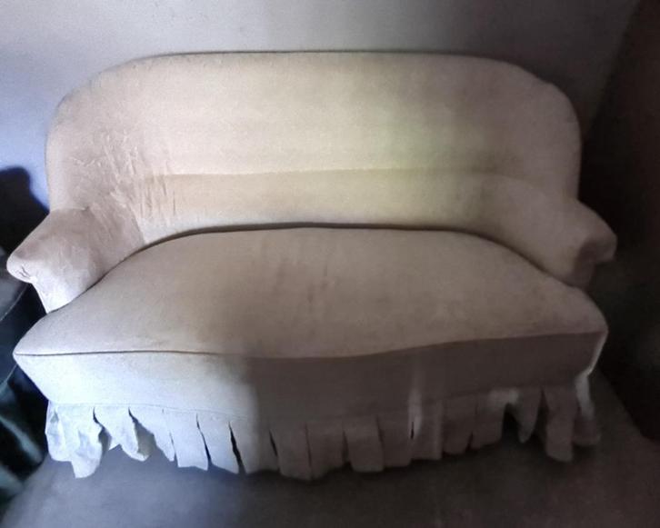 BARNFIND , 2,5 zit canapé in damast - theater prop, Huis en Inrichting, Zetels | Zetels en Chaises Longues, Gebruikt, Tweepersoons