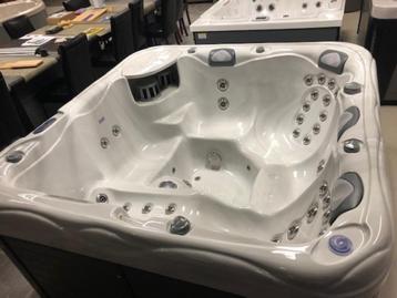 Waterwavespa Padua beschikbaar voor biedingen