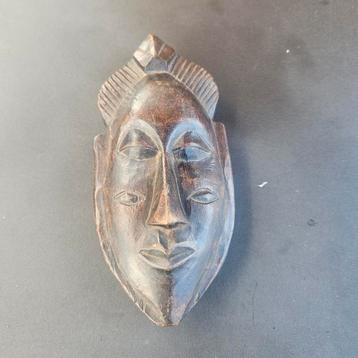 Masque africain sculpté à la main, Enlèvement ou Envoi