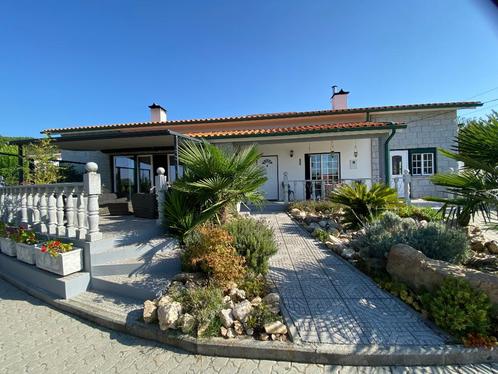 Vila en bijbehorende kleine wijn- en olijfgaard te koop, Immo, Étranger, Portugal, Maison d'habitation, Village