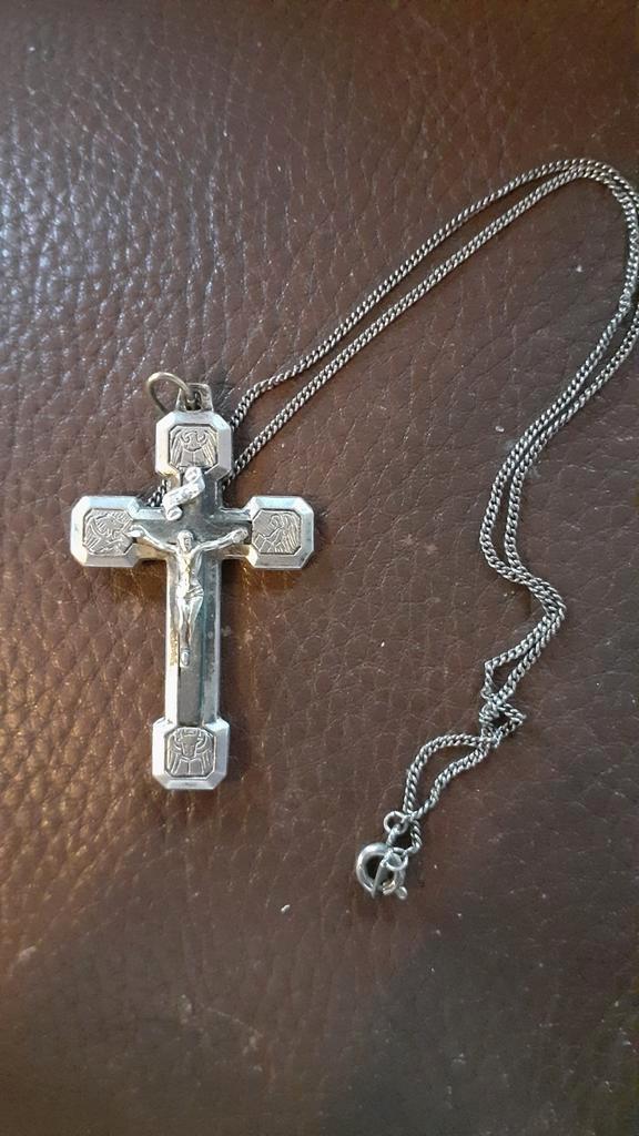 croix religieuse de cou avec chaine, Antiek en Kunst, Antiek | Religieuze voorwerpen, Ophalen of Verzenden