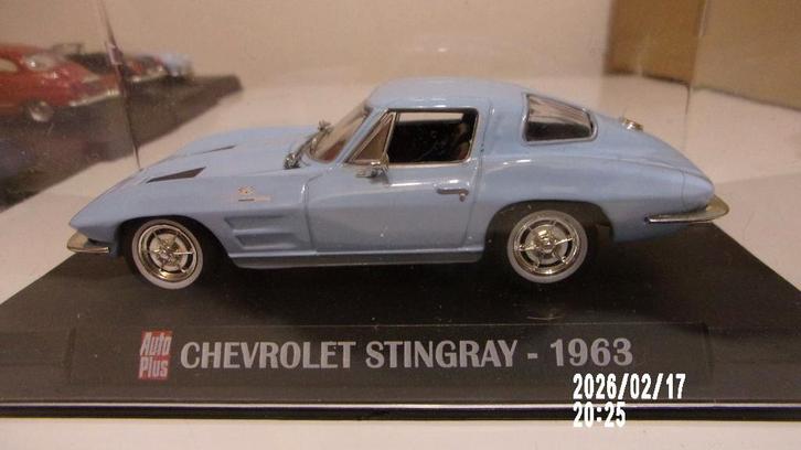 CHEVROLET CORVETTE STINGRAY 63.IXO/AUTO+ COM NEUVE,VITRINE, Hobby & Loisirs créatifs, Voitures miniatures | 1:43, Comme neuf, Voiture