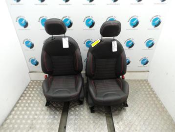 Peugeot 2008 INTERIEUR voorstoelen met achterbank half leder beschikbaar voor biedingen