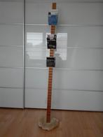 Decoratieve C.D staander in gebogen teakhout ., Enlèvement, Comme neuf