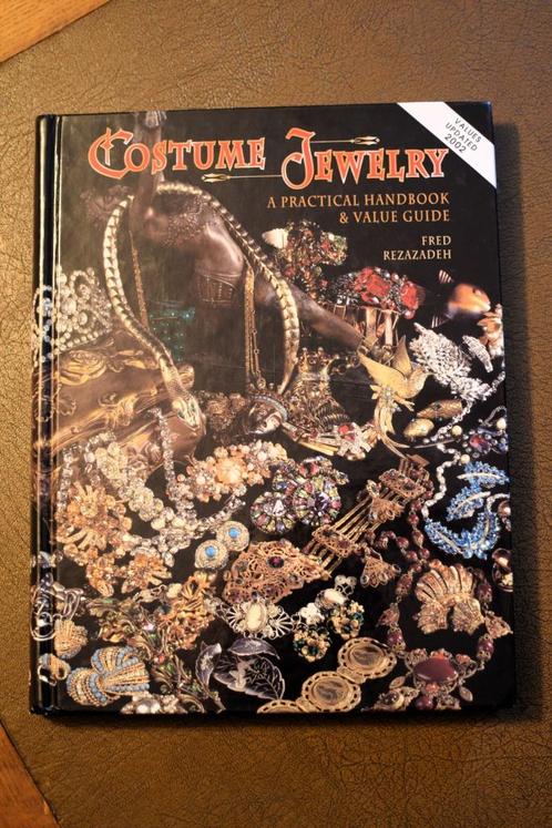 Costume Jewelry - Fred Rezazadeh, Livres, Mode, Comme neuf, Enlèvement ou Envoi