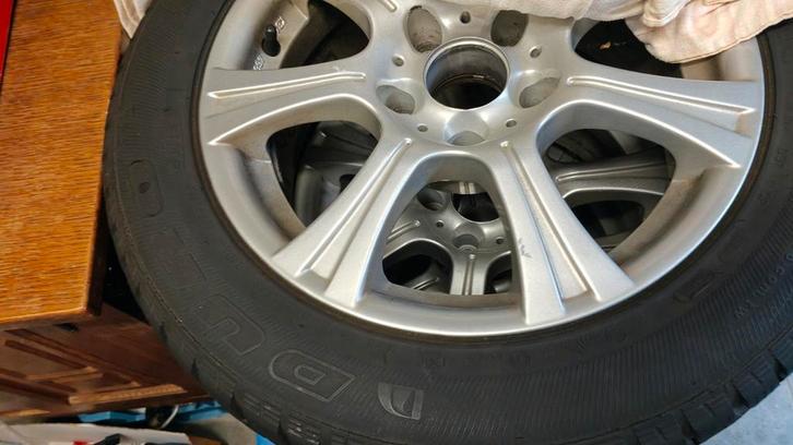 Set 4 Winterbanden met velgen 215/55 R16  (97H), Auto-onderdelen, Banden en Velgen, Banden en Velgen, Winterbanden, 16 inch, 215 mm