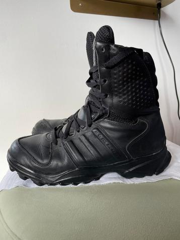 Wandelschoenen adidas beschikbaar voor biedingen