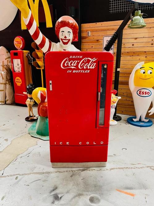 Coca-Cola Vendo dispenser model E110 Origineel gepatineerd., Verzamelen, Merken en Reclamevoorwerpen, Gebruikt, Reclamebord, Ophalen