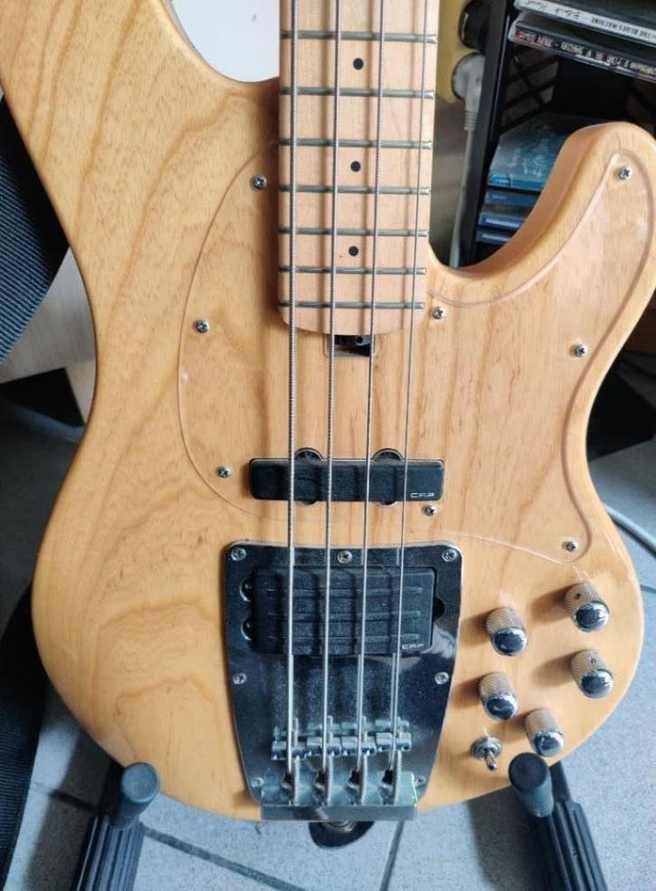 Ibanez ATK1200 Prestige (Japan), Muziek en Instrumenten, Snaarinstrumenten | Gitaren | Bas, Ophalen