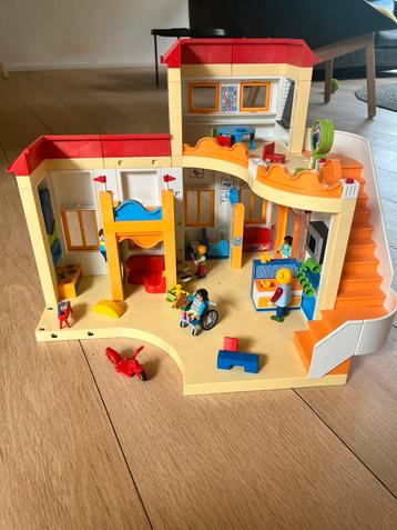 Playmobil kinderdagverblijf beschikbaar voor biedingen