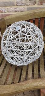 Grote Ø40cm landelijke rotan bal white wash in goede staat!, Huis en Inrichting, Woonaccessoires | Kransen, Ophalen, Gebruikt