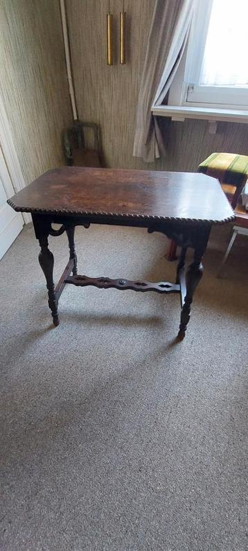 tafeltje L 67, B 40cm, H60 beschikbaar voor biedingen