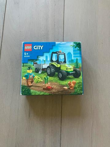 LEGO City 60390 - Parktractor  beschikbaar voor biedingen
