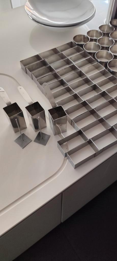 uitsteekvormen taartvormpjes inox vormen divers, Zakelijke goederen, Horeca | Overige, Ophalen