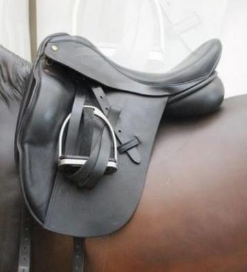 Dressuurzadel -  Crown Saddlers Walsall 17,5 inch, Dieren en Toebehoren, Ophalen of Verzenden, Zo goed als nieuw, Dressuur