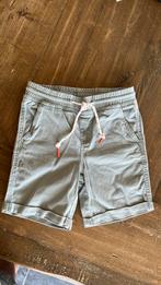 Lichtgroene short Hema maat 128, Kinderen en Baby's, Kinderkleding | Maat 128, Broek, Ophalen of Verzenden, Zo goed als nieuw