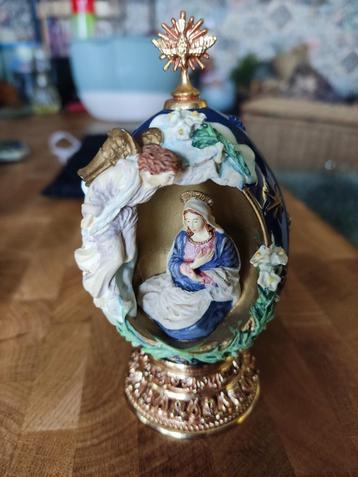 2 genummerde Fabergé eieren religieuze afbeelding Maria beschikbaar voor biedingen