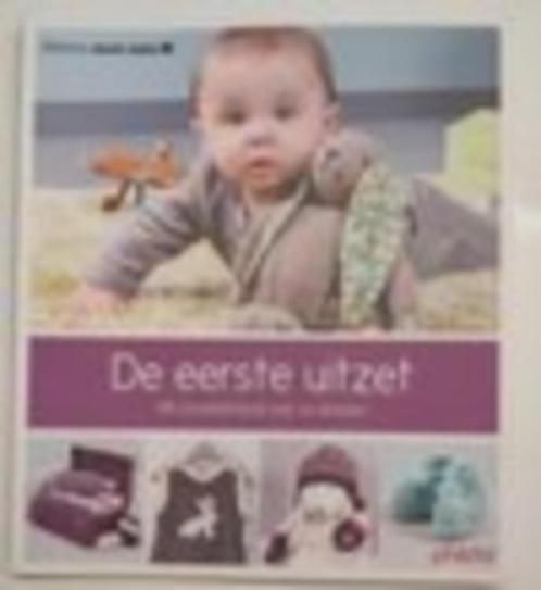 De eerste uitzet 49 modelletjes om te breien Phildar, Hobby en Vrije tijd, Breien en Haken, Zo goed als nieuw, Breien, Ophalen of Verzenden