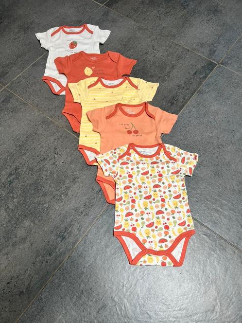 Lots body NEUF 9MOIS, Kinderen en Baby's, Babykleding | Maat 74, Nieuw, Ophalen of Verzenden