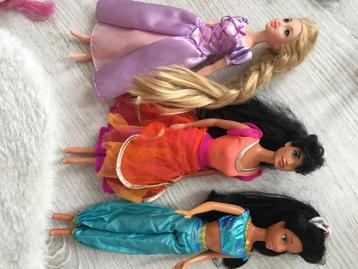 Barbies en toebehoren//prijzen zie omschrijving! beschikbaar voor biedingen