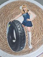 3 reclame stickers  PIRELLI  PIN UP ESSO HUILE, Verzamelen, Ophalen of Verzenden, Gebruikt, Auto of Motor