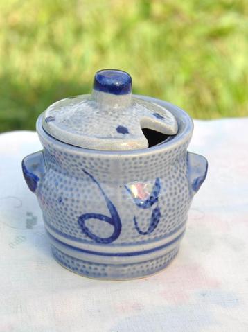 moutardier en grès gris bleu  beschikbaar voor biedingen