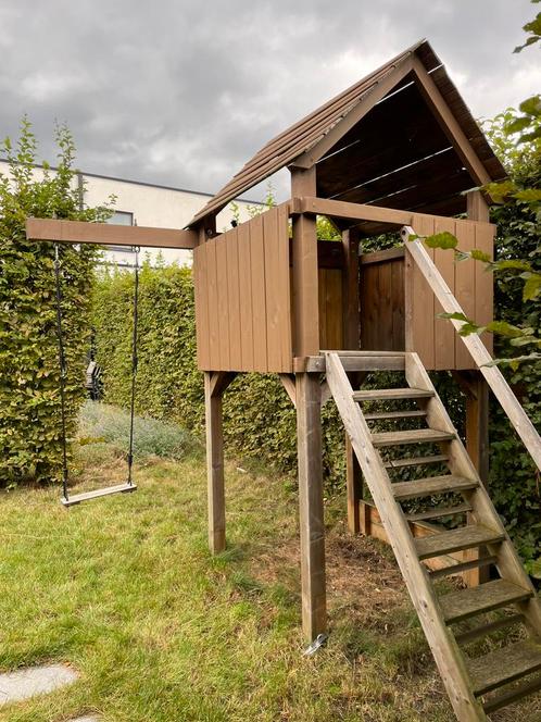 Houten speelhuisje met schommel, Kinderen en Baby's, Speelgoed | Buiten | Speeltoestellen, Gebruikt, Schommel, Ophalen