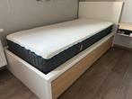 Bed met bedlades, lattenbodem en Emma matras, Huis en Inrichting, Slaapkamer | Complete slaapkamers, Ophalen, Zo goed als nieuw