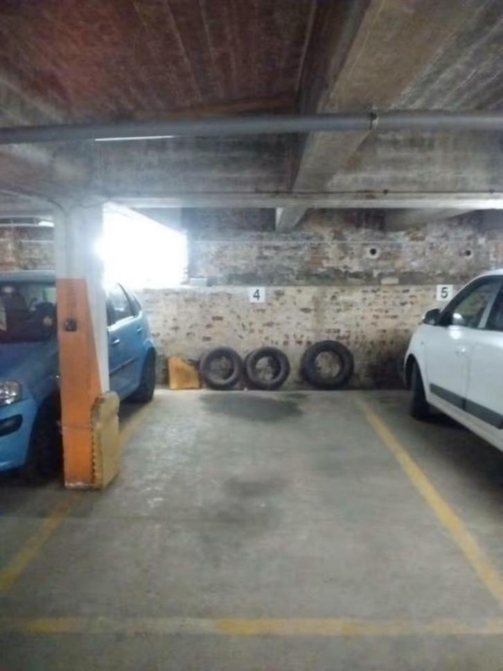 Parking intérieur securisé - LIEGE - OUTREMEUSE, Immo, Garages en Parkeerplaatsen, Luik (stad)