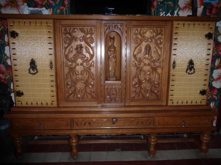 Eikenhouten dressoir, uitgesneden patronen, Antiek en Kunst, Antiek | Meubels | Kasten, Ophalen