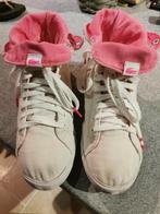 Wit roze basket canvas sneakers van Lacoste, Sport en Fitness, Schoenen, Gebruikt, Ophalen of Verzenden