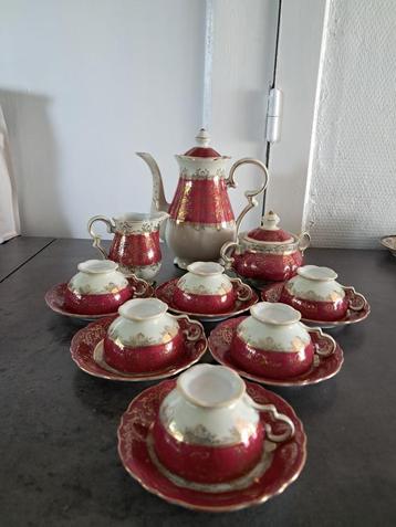 Antieke koffieservice  beschikbaar voor biedingen