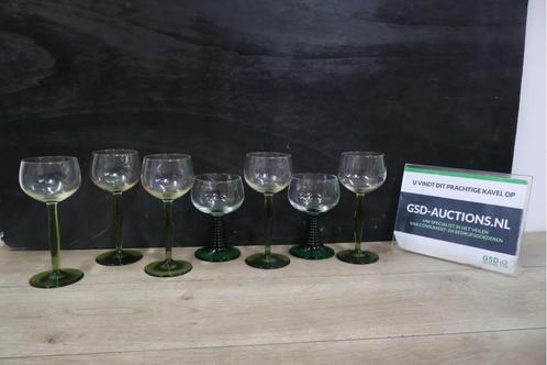 Set van 6 Vintage Wijnglazen met Groene Voet, Antiek en Kunst, Antiek | Servies compleet