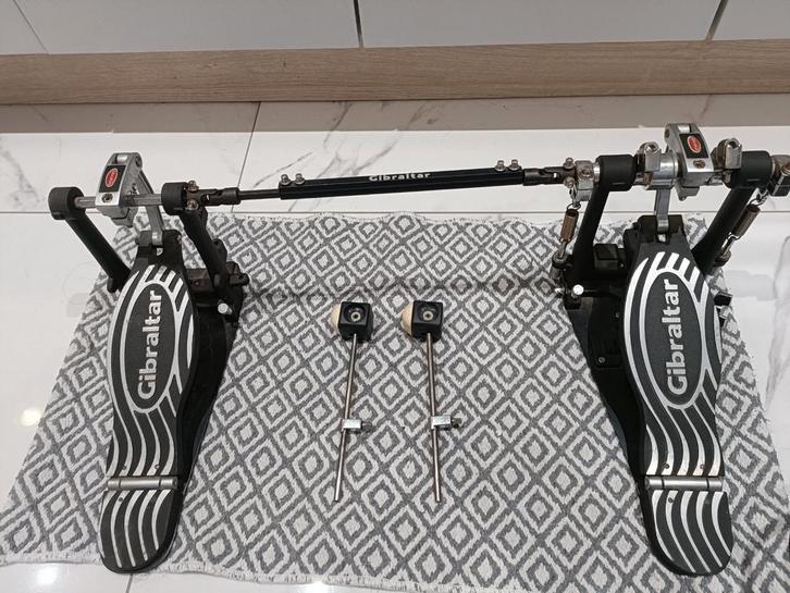 Double pédale Gibraltar, Musique & Instruments, Batteries & Percussions, Utilisé, Enlèvement