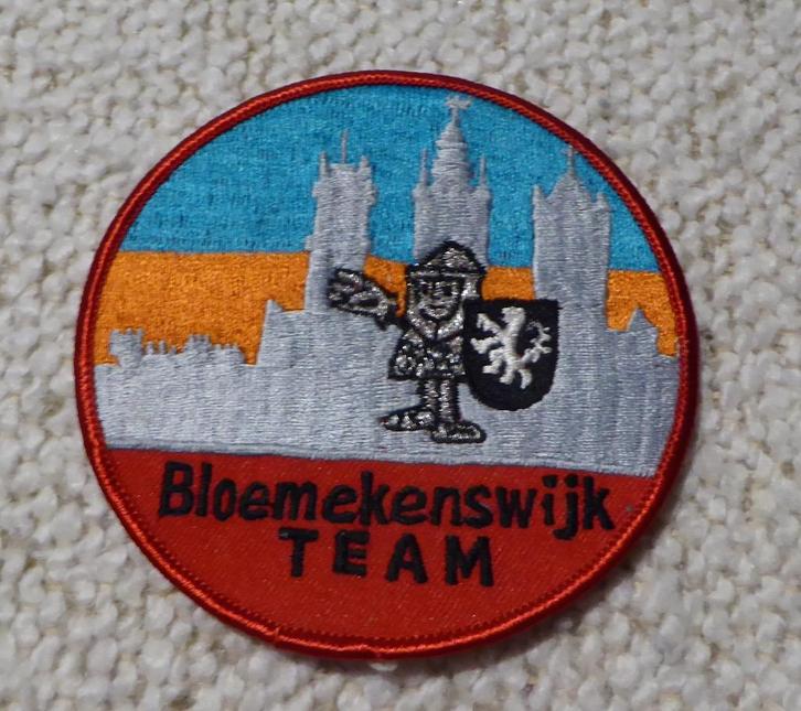 Geborduurde patch " Bloemekenswijk " Nieuw, Hobby en Vrije tijd, Naaien en Fournituren, Nieuw, Ophalen of Verzenden