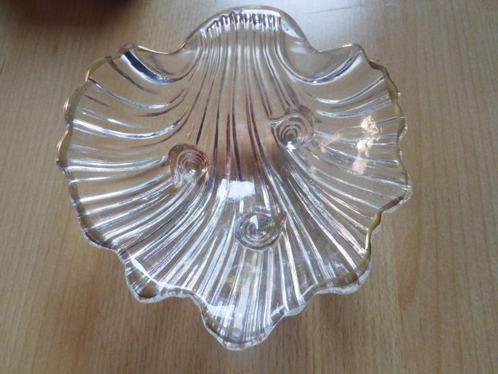Oude schelpvormige glazen kom/leeg zakje, Antiek en Kunst, Antiek | Glaswerk en Kristal, Ophalen of Verzenden