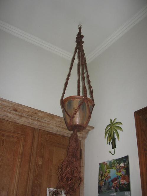 Suspension en macramé de couleur marron SANS un pot en grès, Jardin & Terrasse, Pots de fleurs, Comme neuf, Autres matériaux, Intérieur